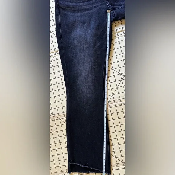 Cabi Black Hi-Low Crop Jeans - Picture 2 of 5